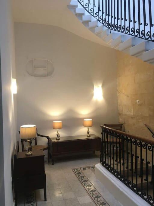 Spacious 4-Bedrooms Townhouse In Tas-Sliema Ngoại thất bức ảnh