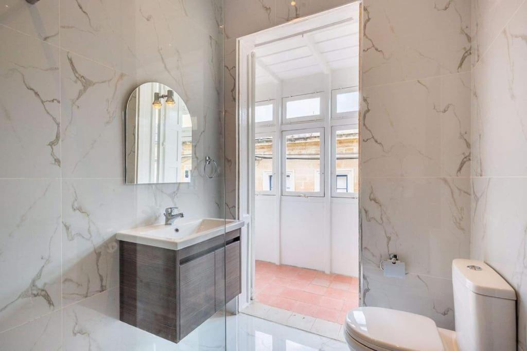 Spacious 4-Bedrooms Townhouse In Tas-Sliema Ngoại thất bức ảnh